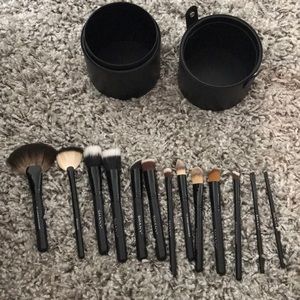Makeup brushes